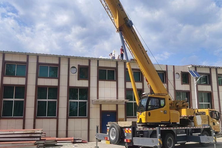 內蒙古彩鋼板廠家:打造色彩斑斕的建筑夢想